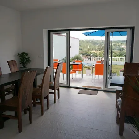 Vista Alojamento de Acomodação e Pequeno-almoço Alcobaça